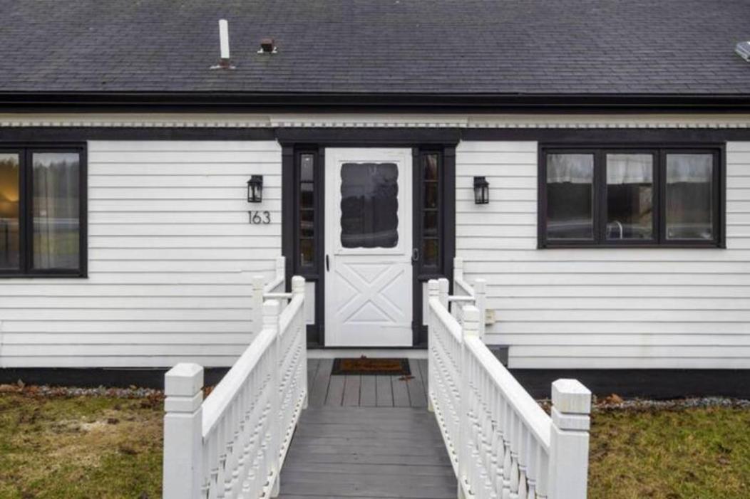 Cayuga Bungalow On Lake—Sleeps 13—Outdoor Firepit Lansing Exterior photo